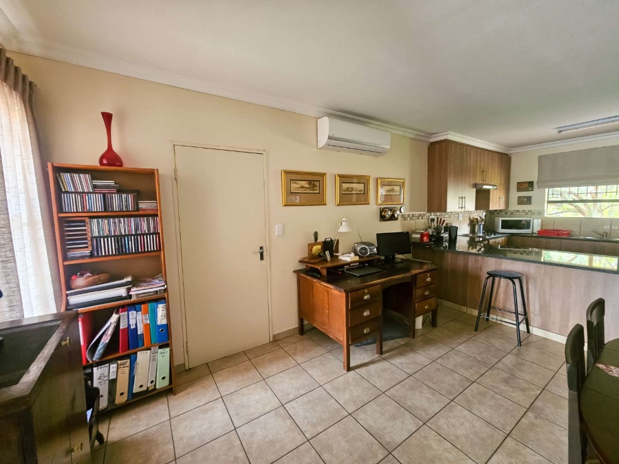2 Bedroom Property for Sale in Langenhovenpark Free State